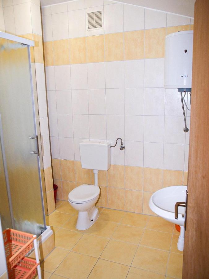 Apartmani "Jadran" Pag Town Exteriör bild