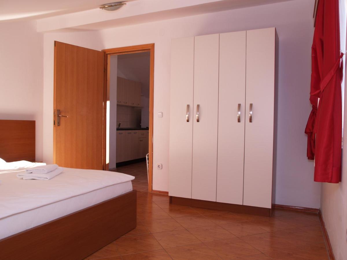 Apartmani "Jadran" Pag Town Exteriör bild