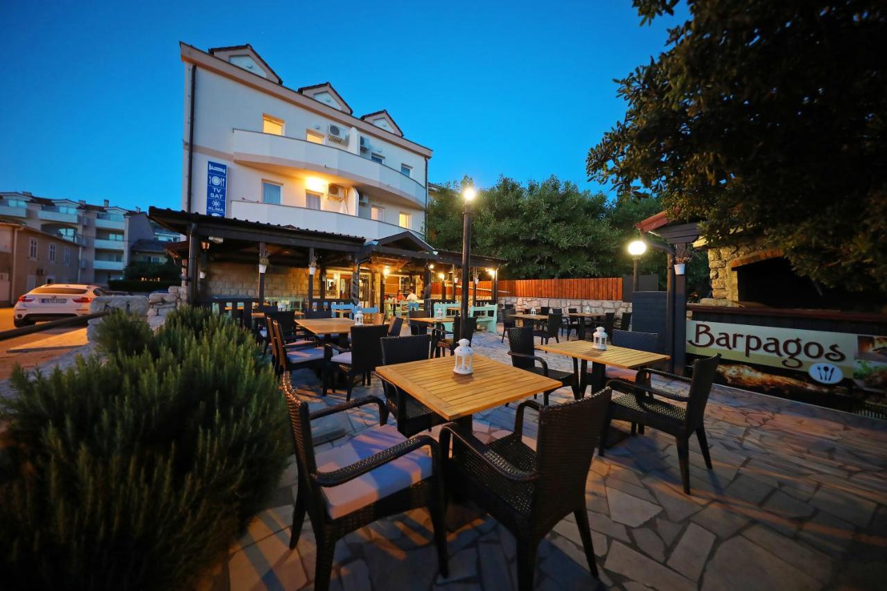 Apartmani "Jadran" Pag Town Exteriör bild