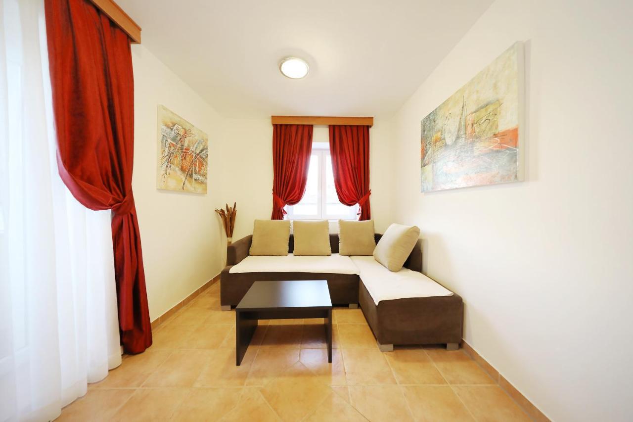 Apartmani "Jadran" Pag Town Exteriör bild