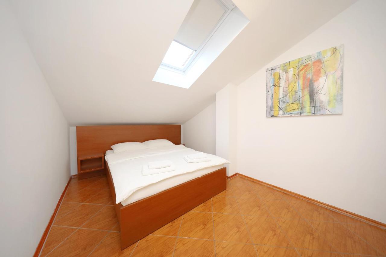 Apartmani "Jadran" Pag Town Exteriör bild
