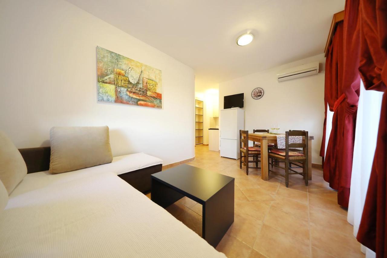 Apartmani "Jadran" Pag Town Exteriör bild