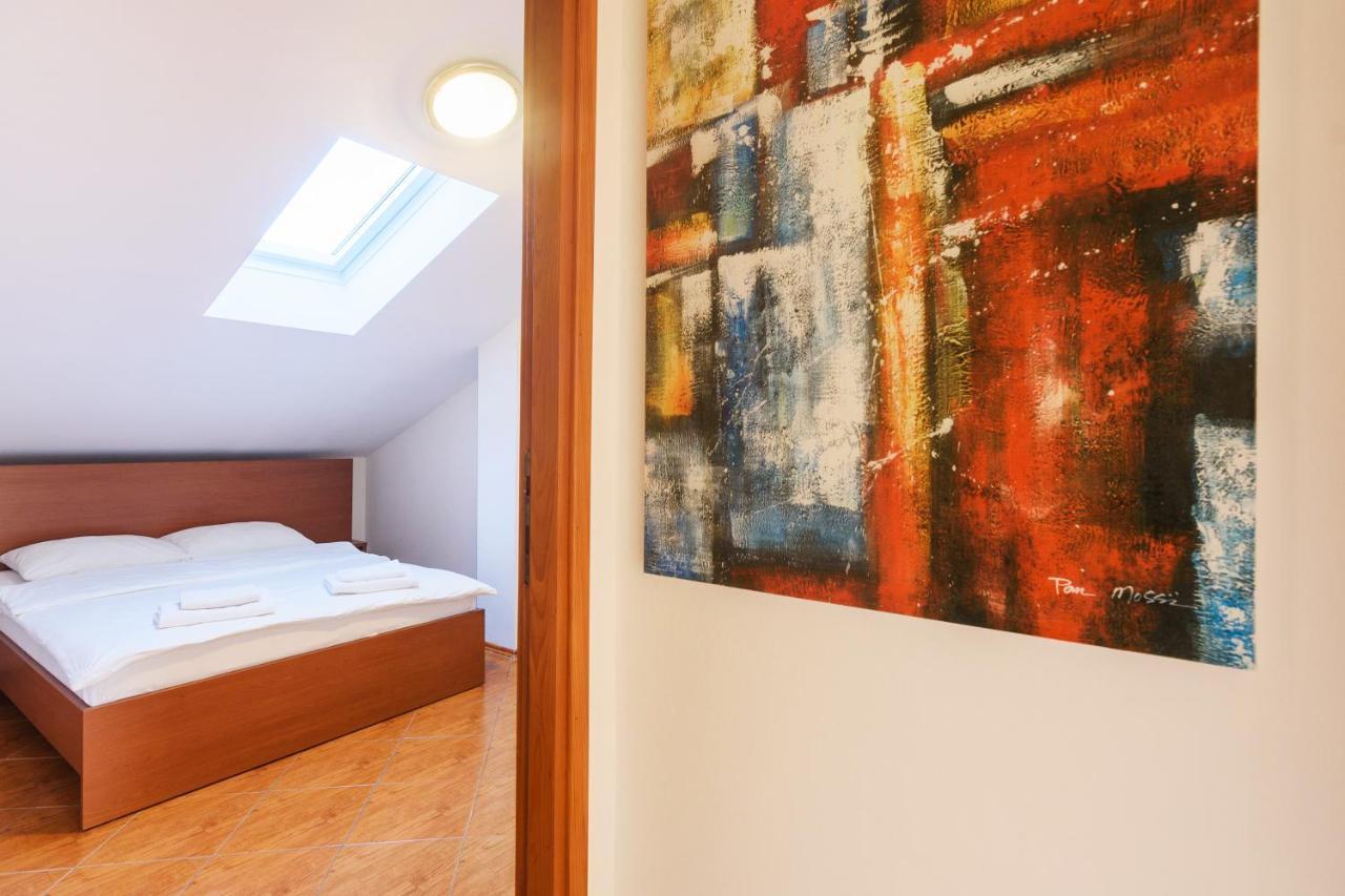 Apartmani "Jadran" Pag Town Exteriör bild